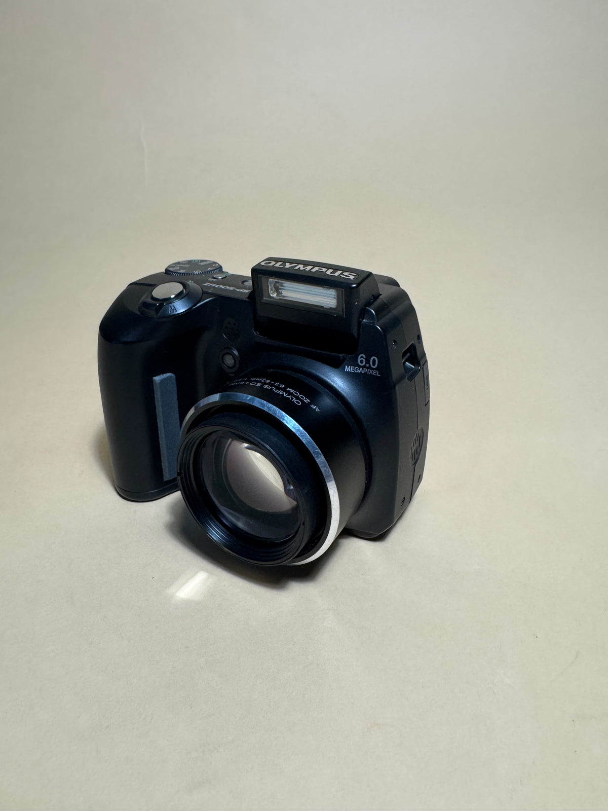 Olympus SP-500UZ 6MP Digital Camera (Black)