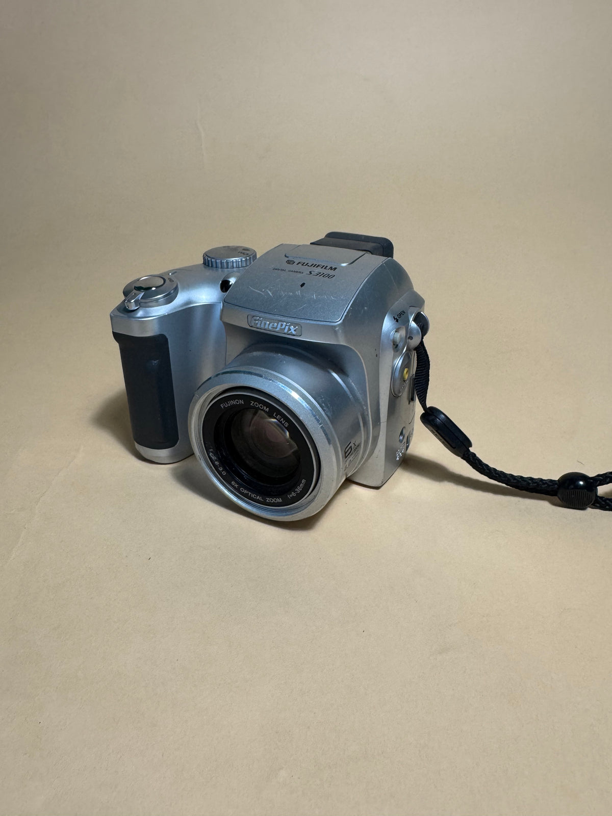Fujifilm FinePix S3100 Digital Camera (Silver)
