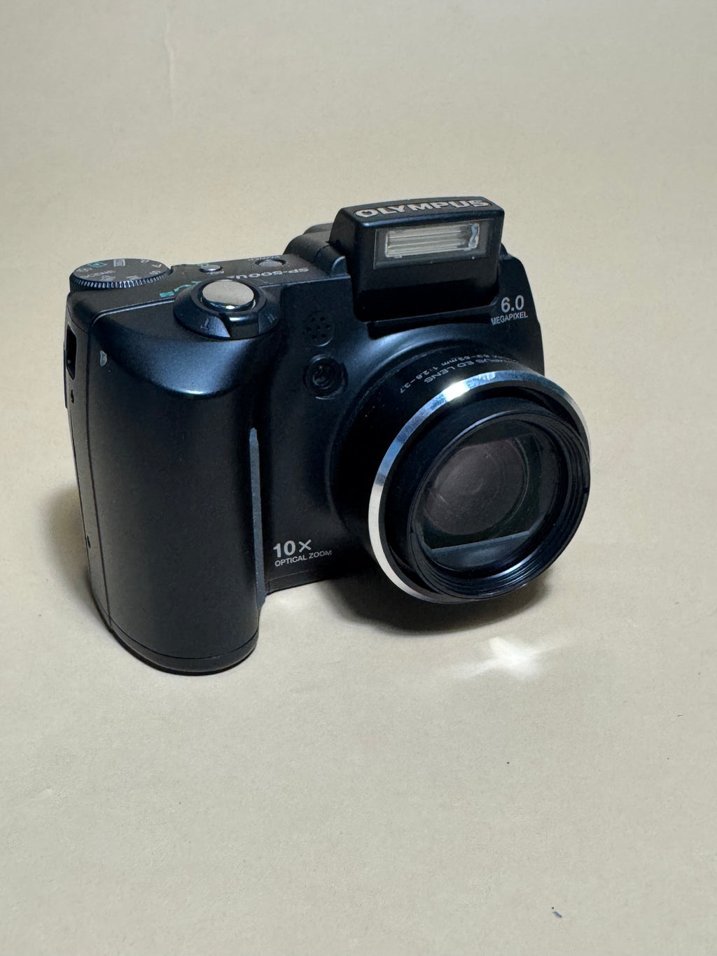 Olympus SP-500UZ 6MP Digital Camera (Black)