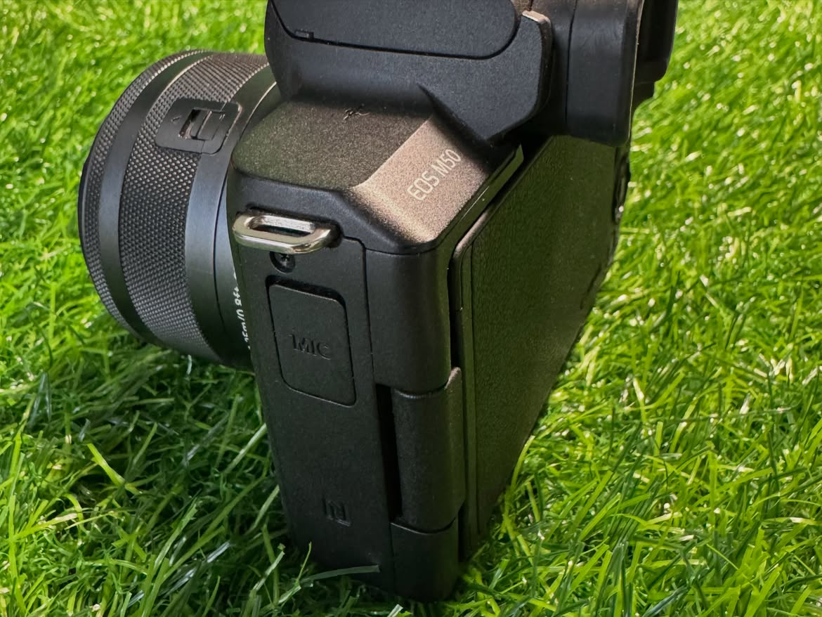Canon EOS M50 with 15-45mm Lens